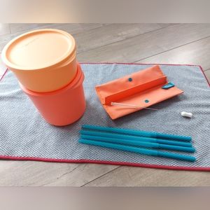 Tupperware bundle straws and containers